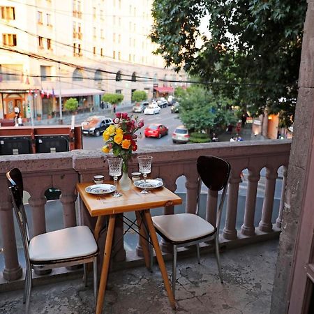 Cozy Apartment On Republic Square Yerevan Ngoại thất bức ảnh